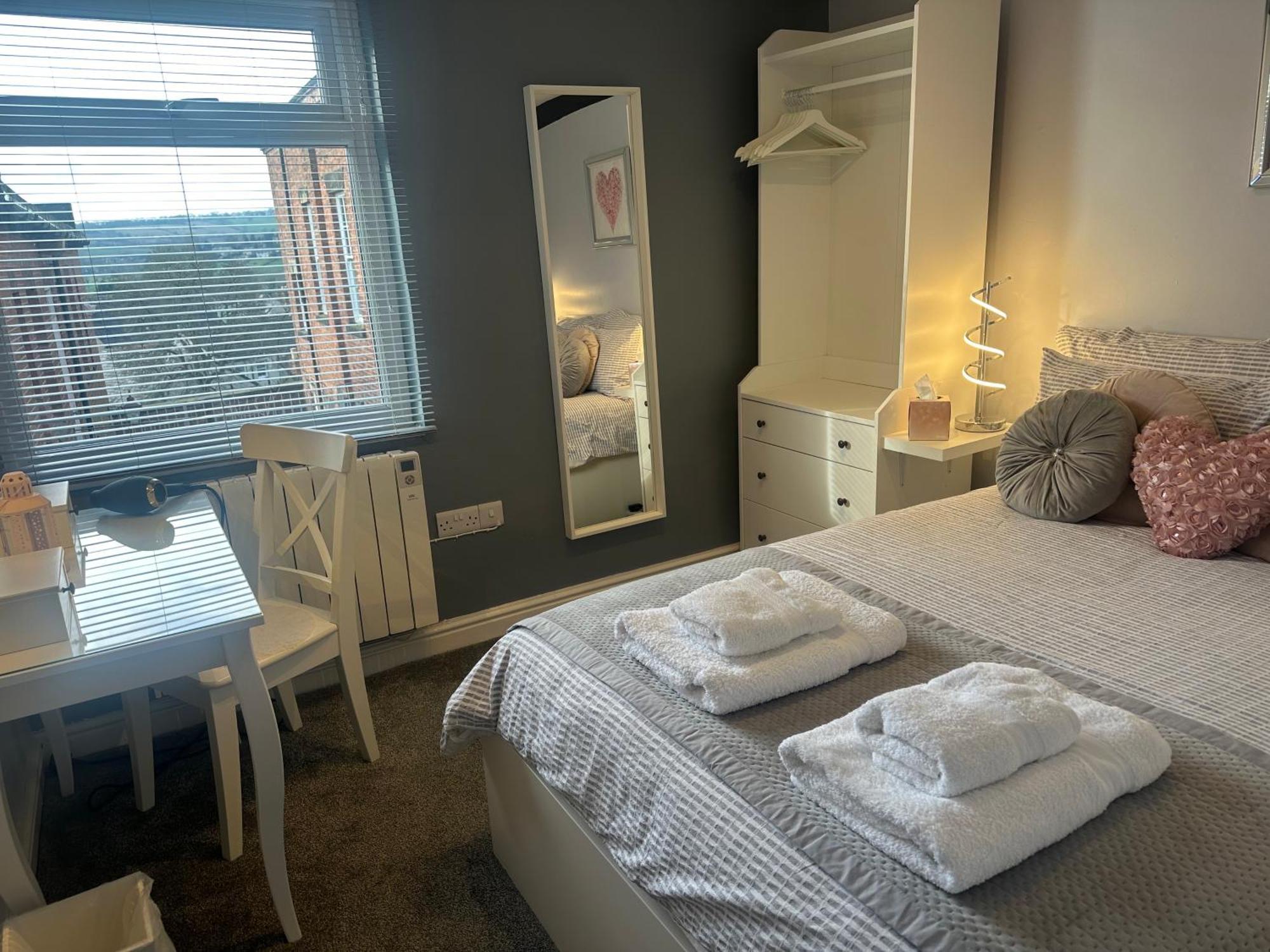 Courtyard Holiday Apartments Belper Exteriér fotografie
